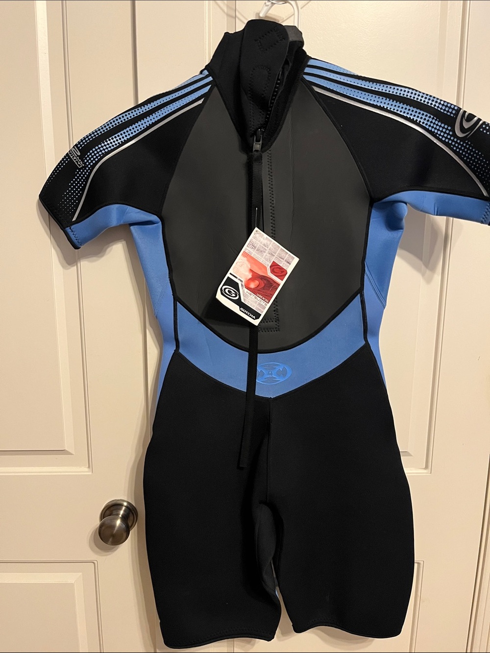 O'Neill Women's Black and Light Blue Short Sleeve Rashguard